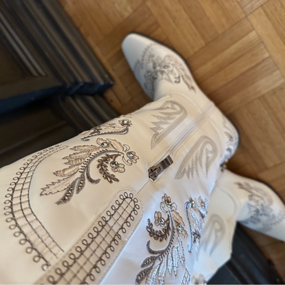 Embroidered White Rhinestone Embellished Boutique Cowboy Boots - Picture 5 of 8